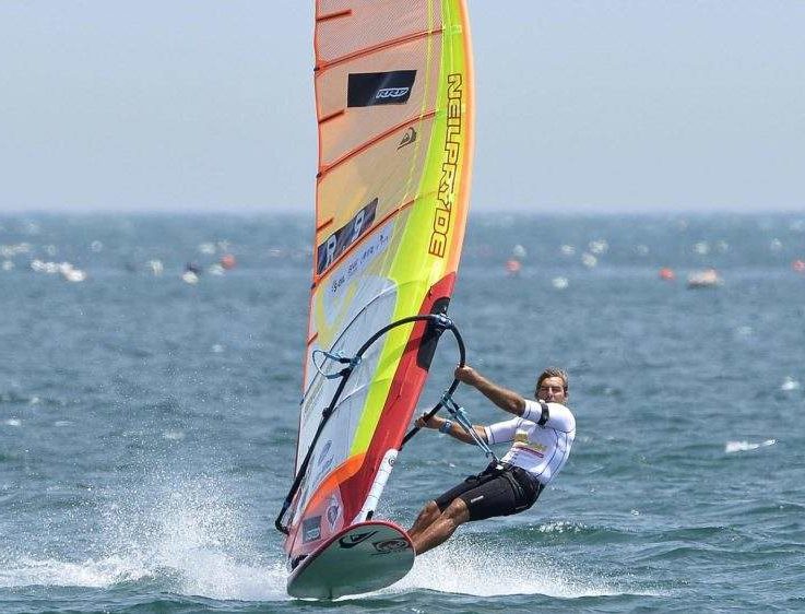 Antoine Albeau 25 fois champion du monde de planche à voile et conférencier sportif