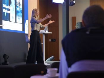 eva andre conference qvt femme
