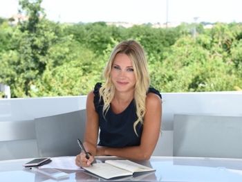 Marion Rousse est une cycliste professionnelle française et consultante de télévision. Elle intervient lors de conférences en entreprise.