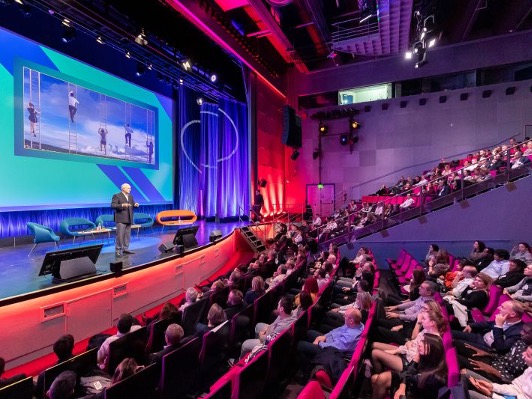 Jean Luc Hudry intervenant en entreprise sur l'adversité