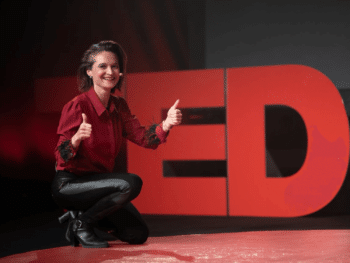 Speaker Michaela Merk spécialiste de l'expérience client