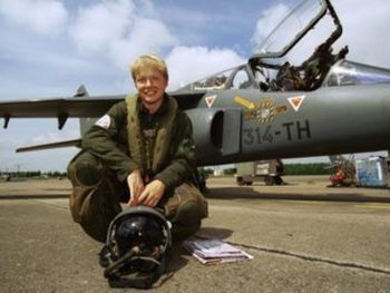 femme pilote de chasse caroline aigle